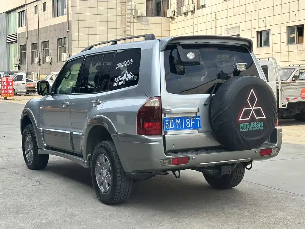 Mitsubishi Pajero — миниатюра 15