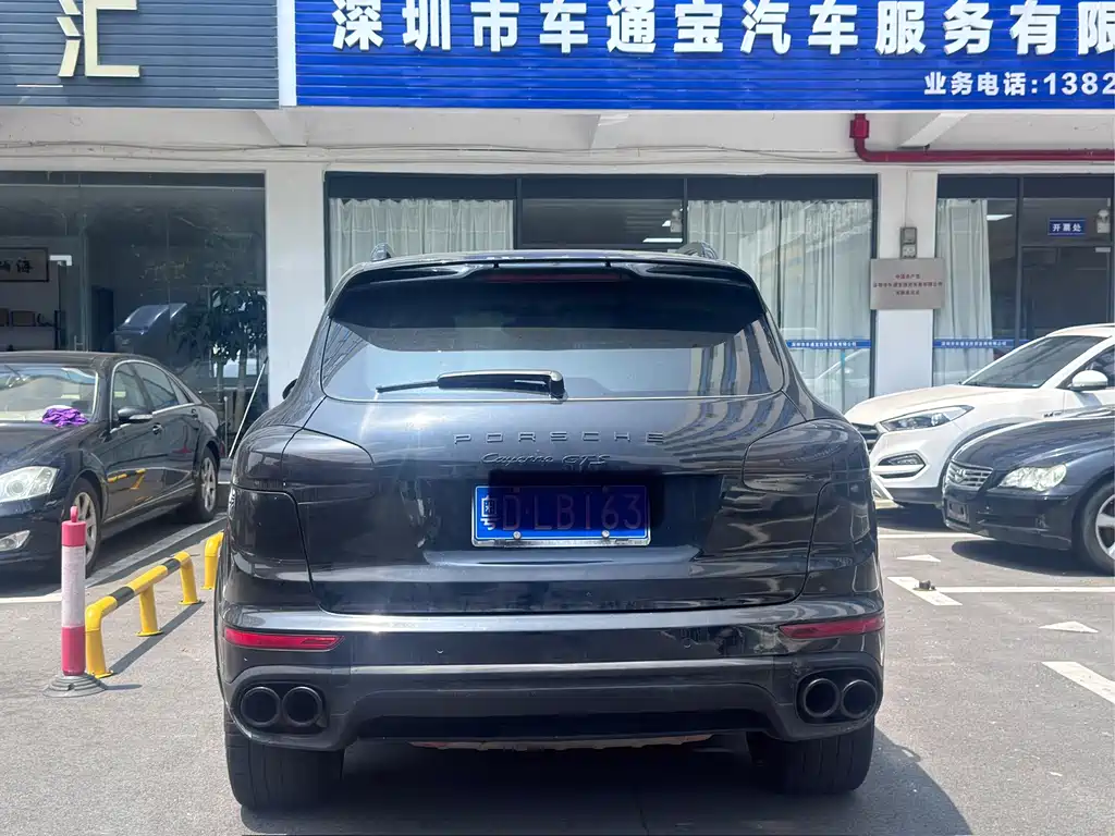 Porsche Cayenne — миниатюра 5