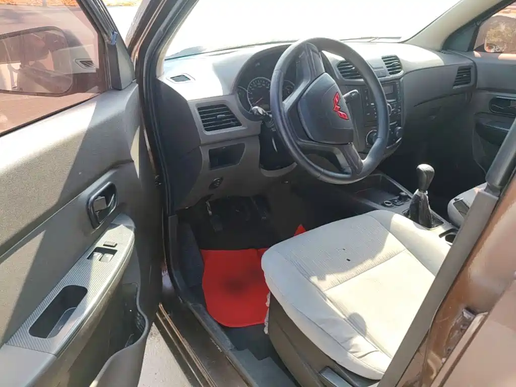 Wuling Hongguang — миниатюра 16