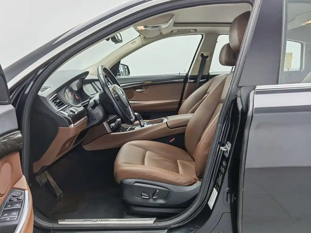 BMW 5 Series GT — миниатюра 10