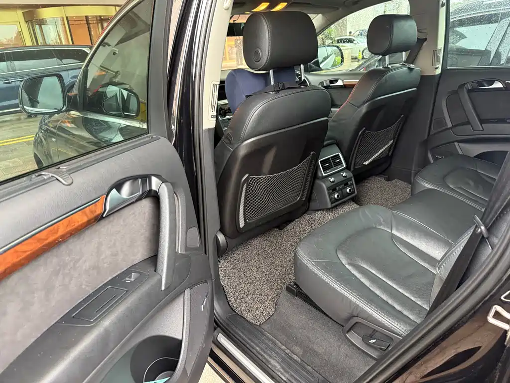 Audi Q7 — миниатюра 8