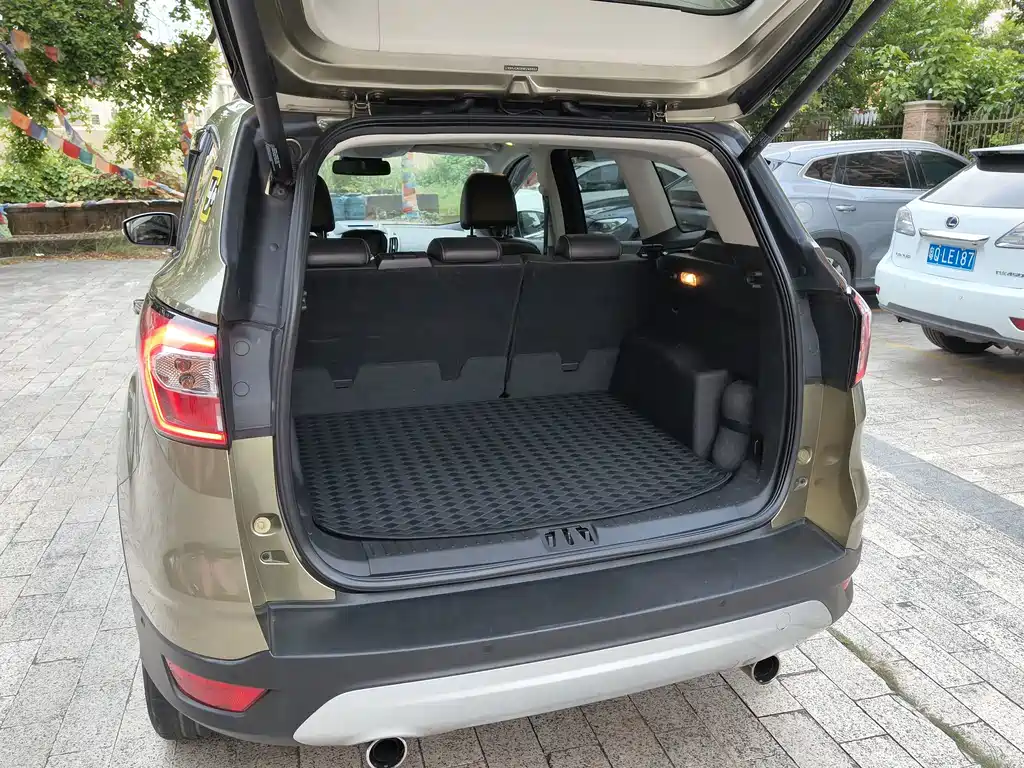 Ford Kuga — миниатюра 5