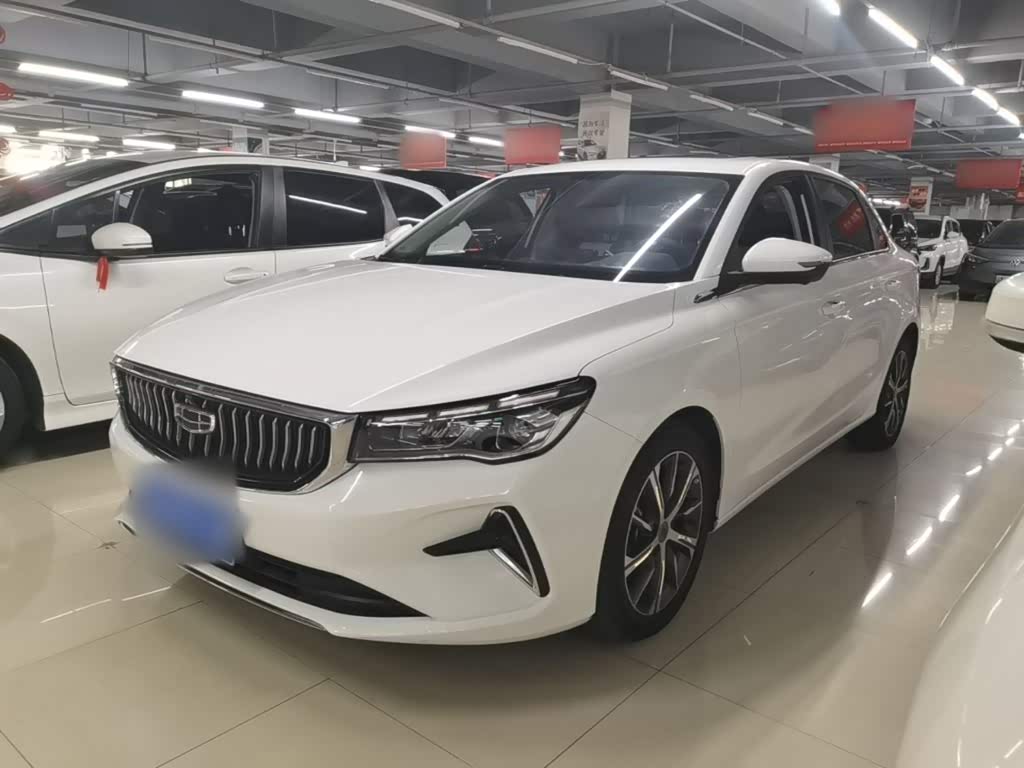 Geely Emgrand 1.5 л 2022 г. Белый, пробег 35700 км