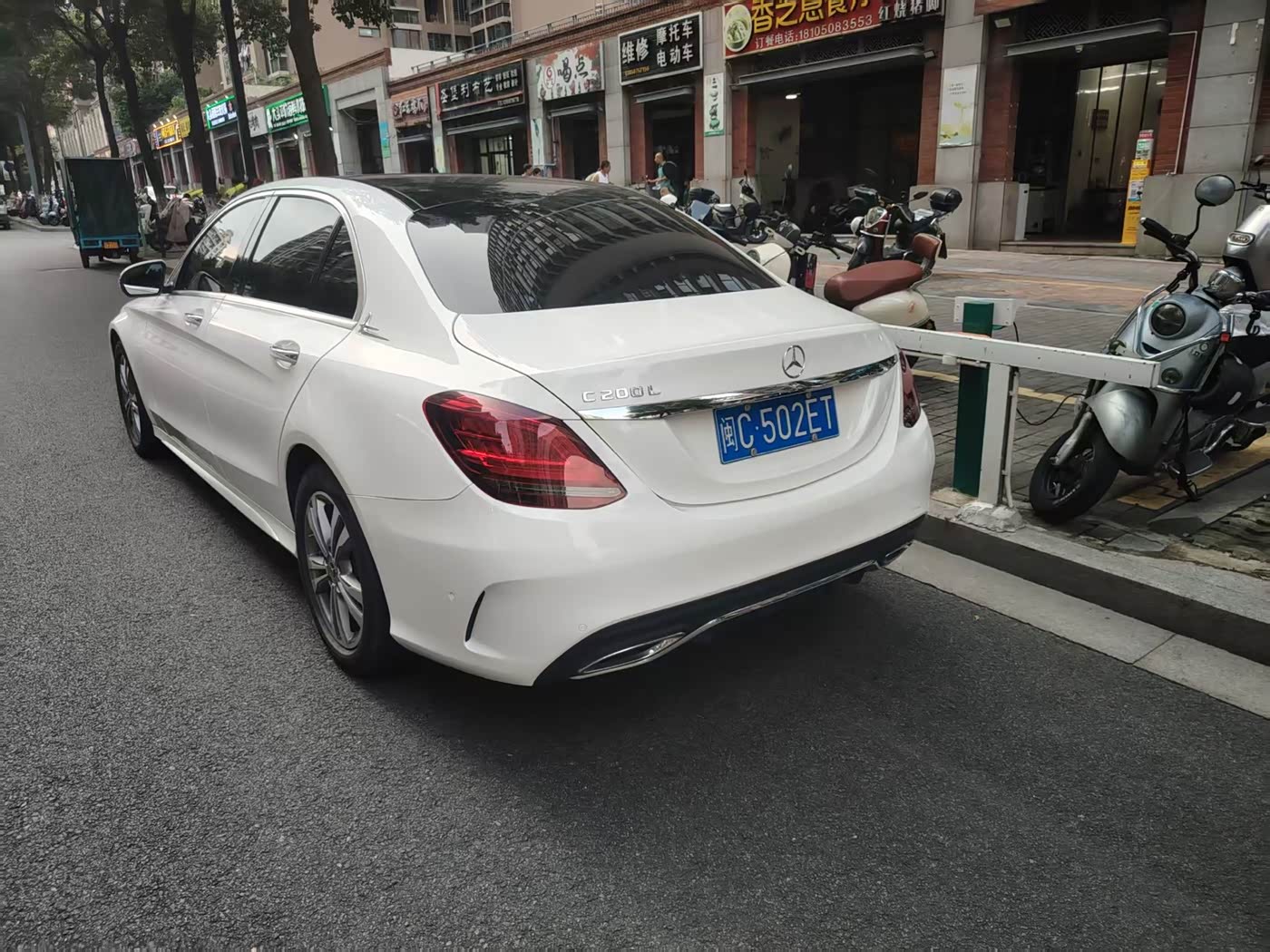 Mercedes-Benz C-Class 1.5 л 2021 г. Белый, пробег 26000 км