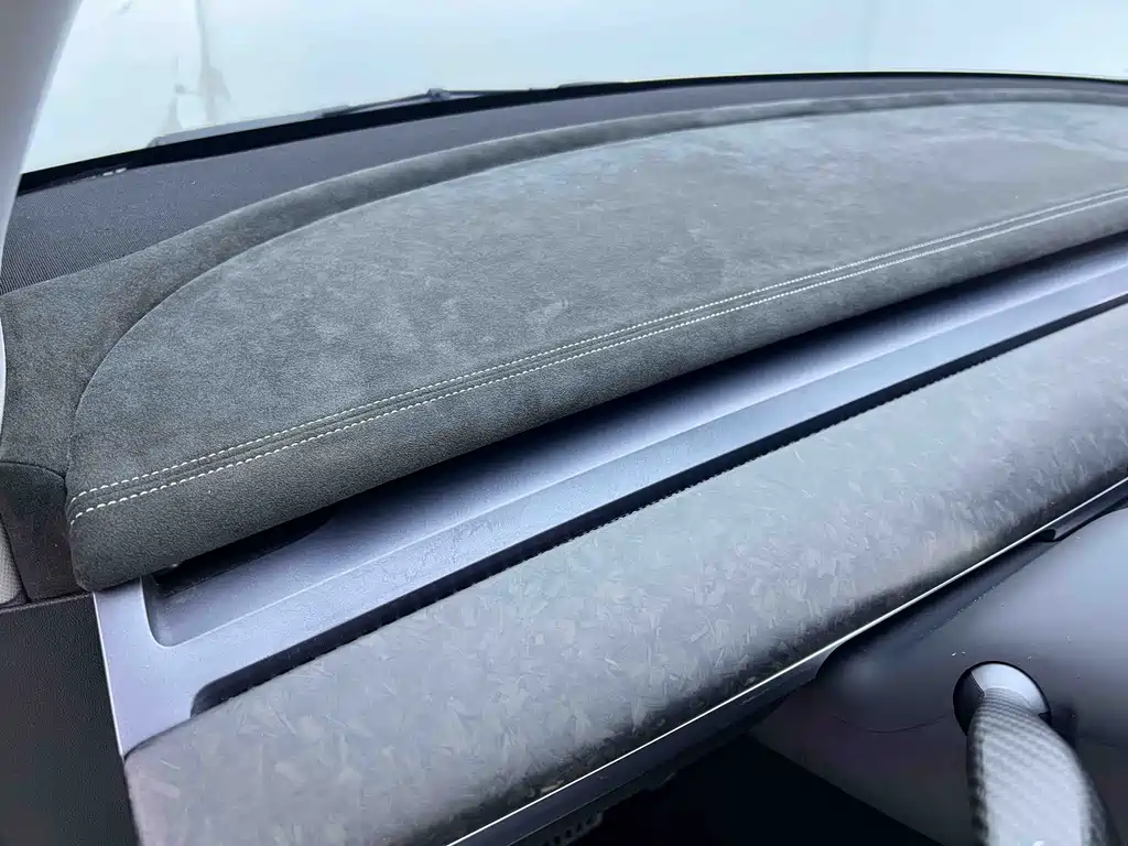 Tesla Model Y — миниатюра 22