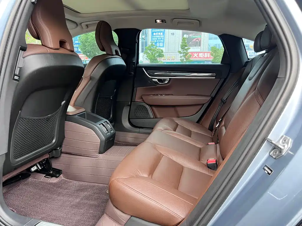 Volvo S90 2019 T5
