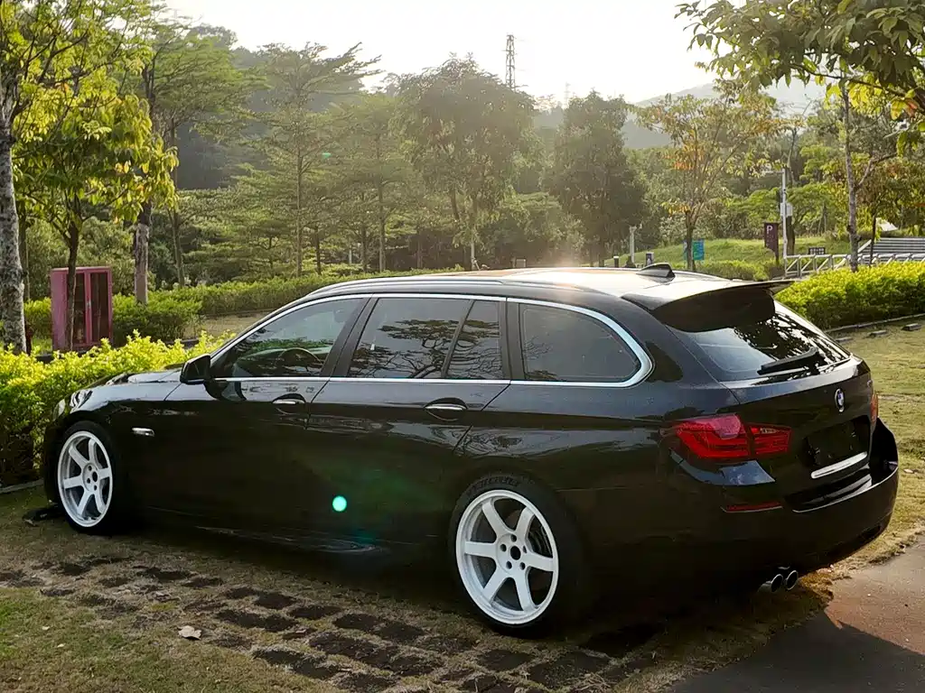 BMW 5 Series (Import) — миниатюра 6