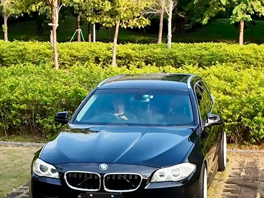 BMW 5 Series (Import) — миниатюра 23