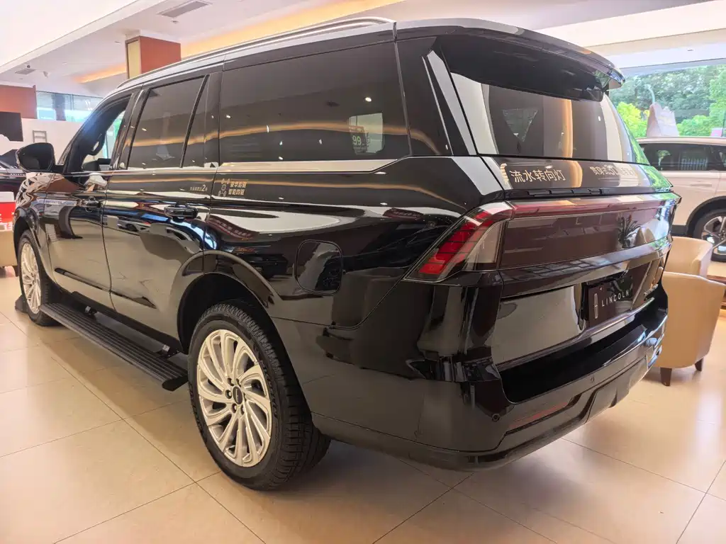 Lincoln Navigator — миниатюра 13