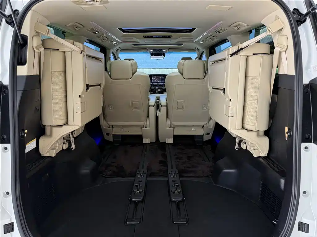 Toyota Vellfire 2021 2.5L HV Luxury