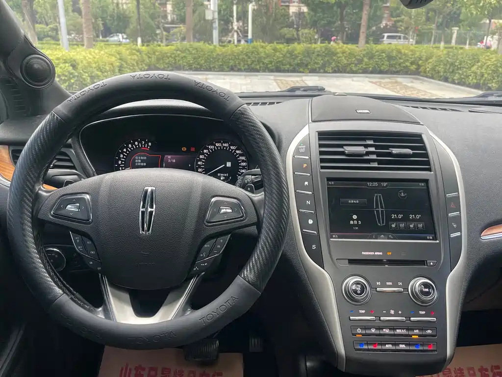 Lincoln MKC — миниатюра 15