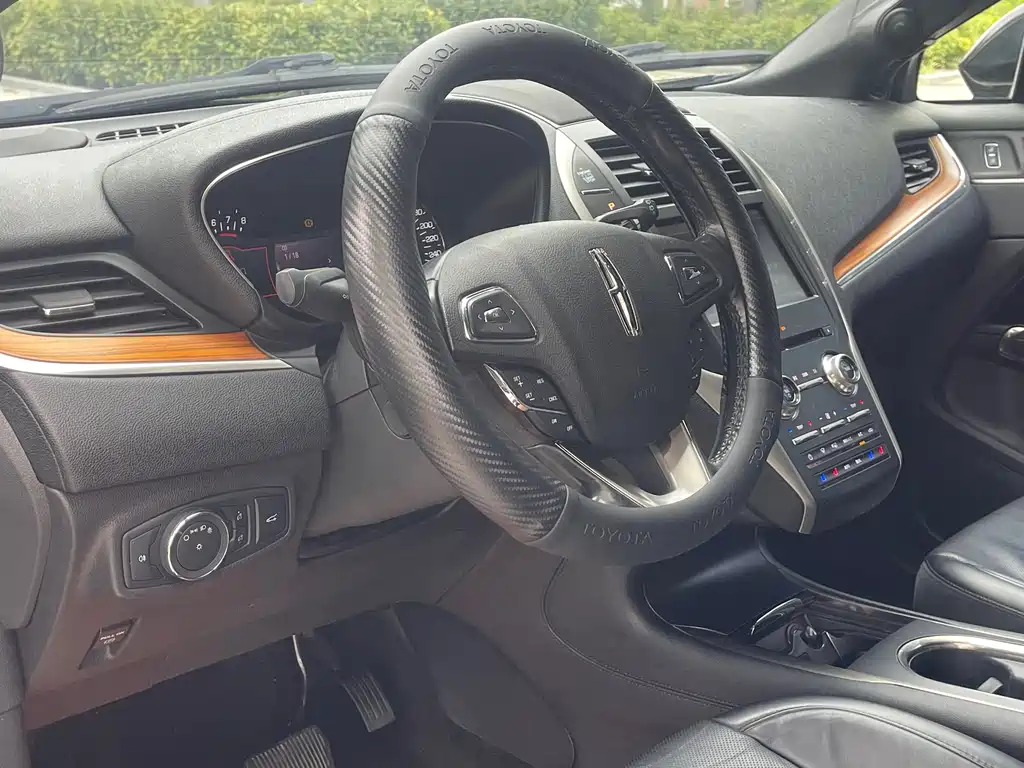 Lincoln MKC — миниатюра 10