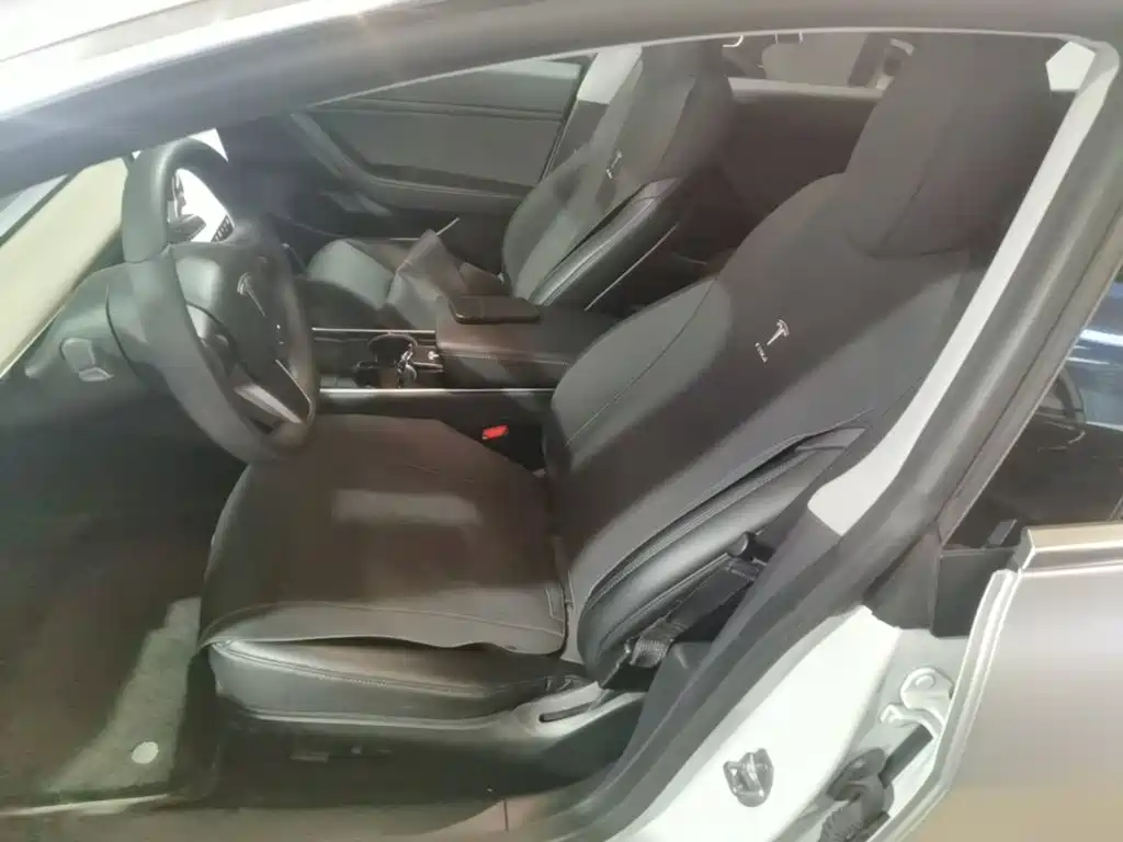 Tesla Model 3 — миниатюра 15