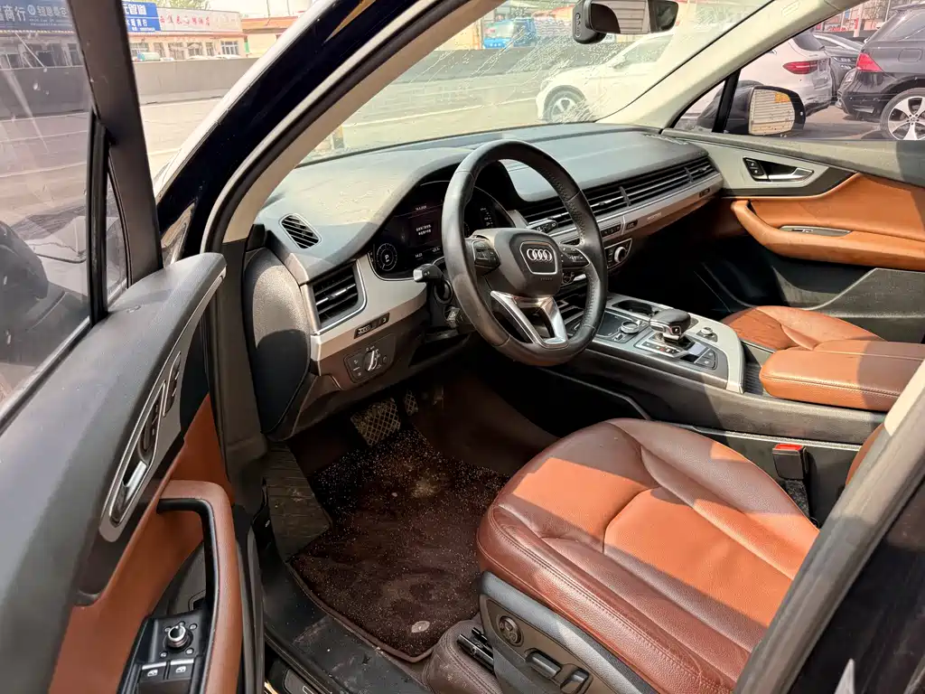 Audi Q7 2019 55 e-tron