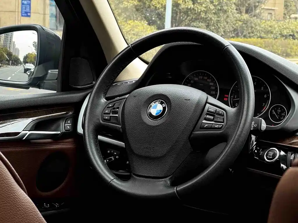 BMW X5 (Import) — миниатюра 7