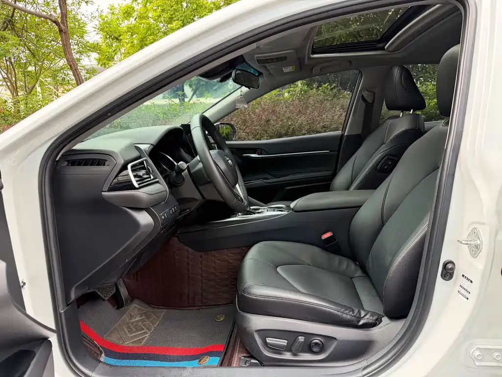 Toyota Camry — миниатюра 6