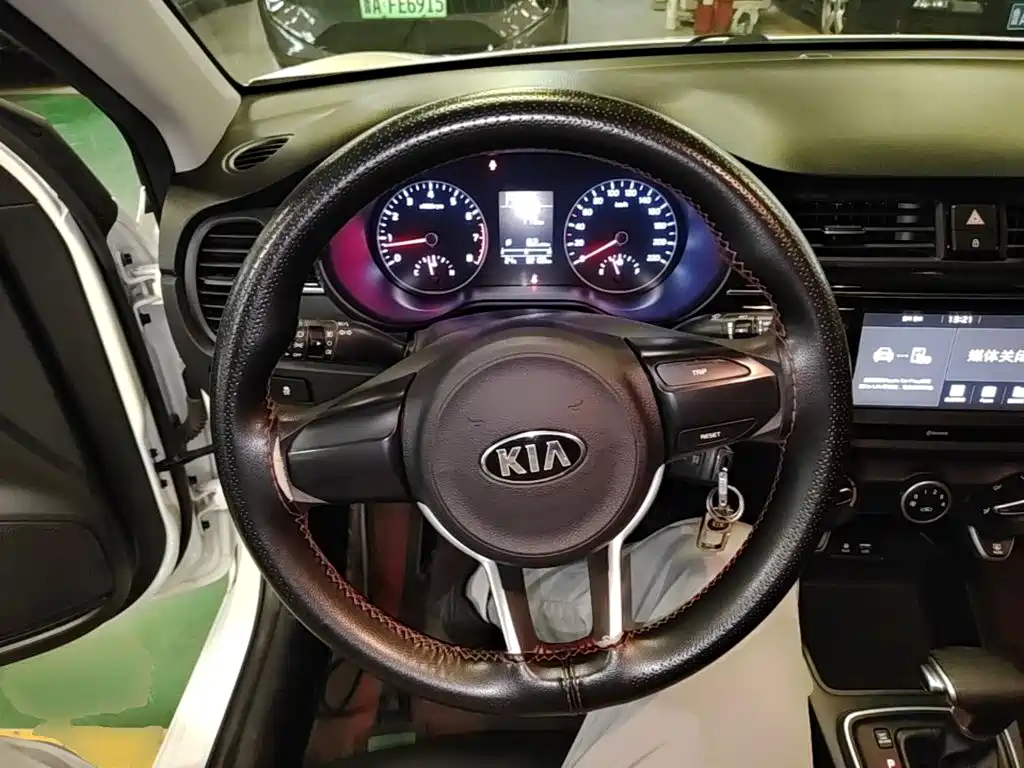 Kia K2 — миниатюра 11