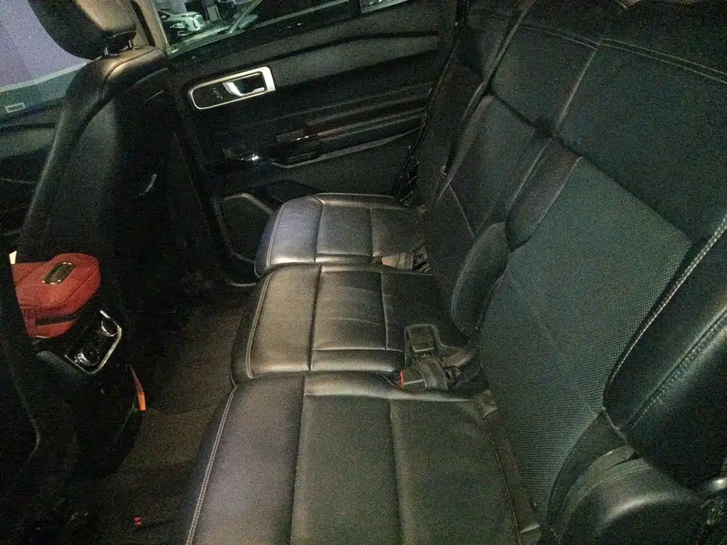 Ford Explorer — миниатюра 18