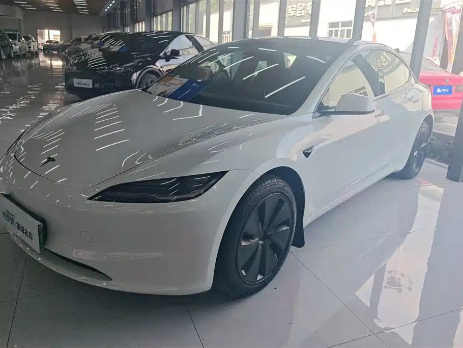 Tesla Model 3 2025 RWD Drive Dynamic Edition