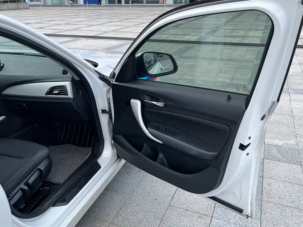 BMW 1 Series (Import) — миниатюра 19
