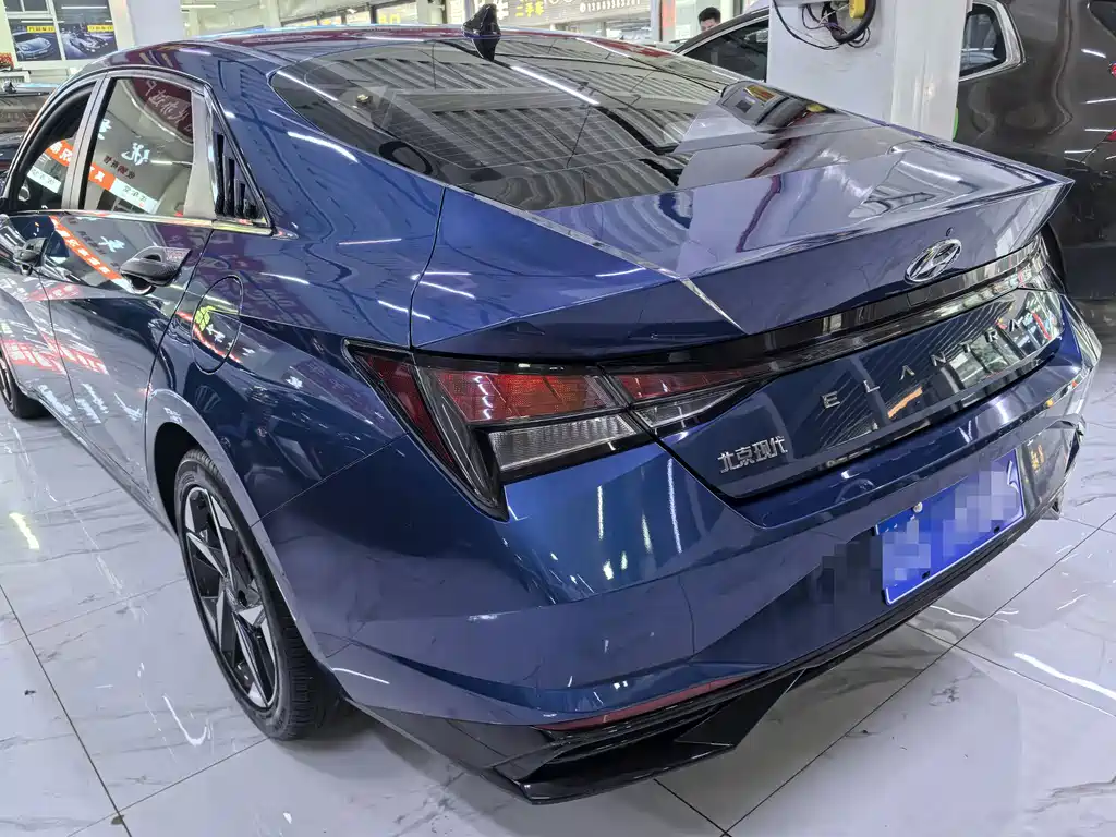 Hyundai Elantra — миниатюра 4