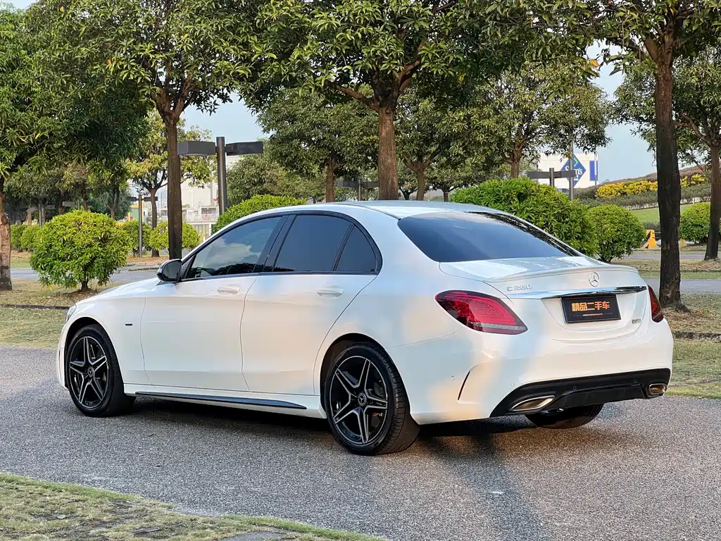 Mercedes-Benz C-Class — миниатюра 7