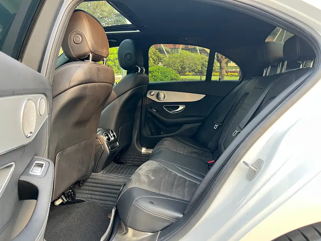 Mercedes-Benz C-Class — миниатюра 14