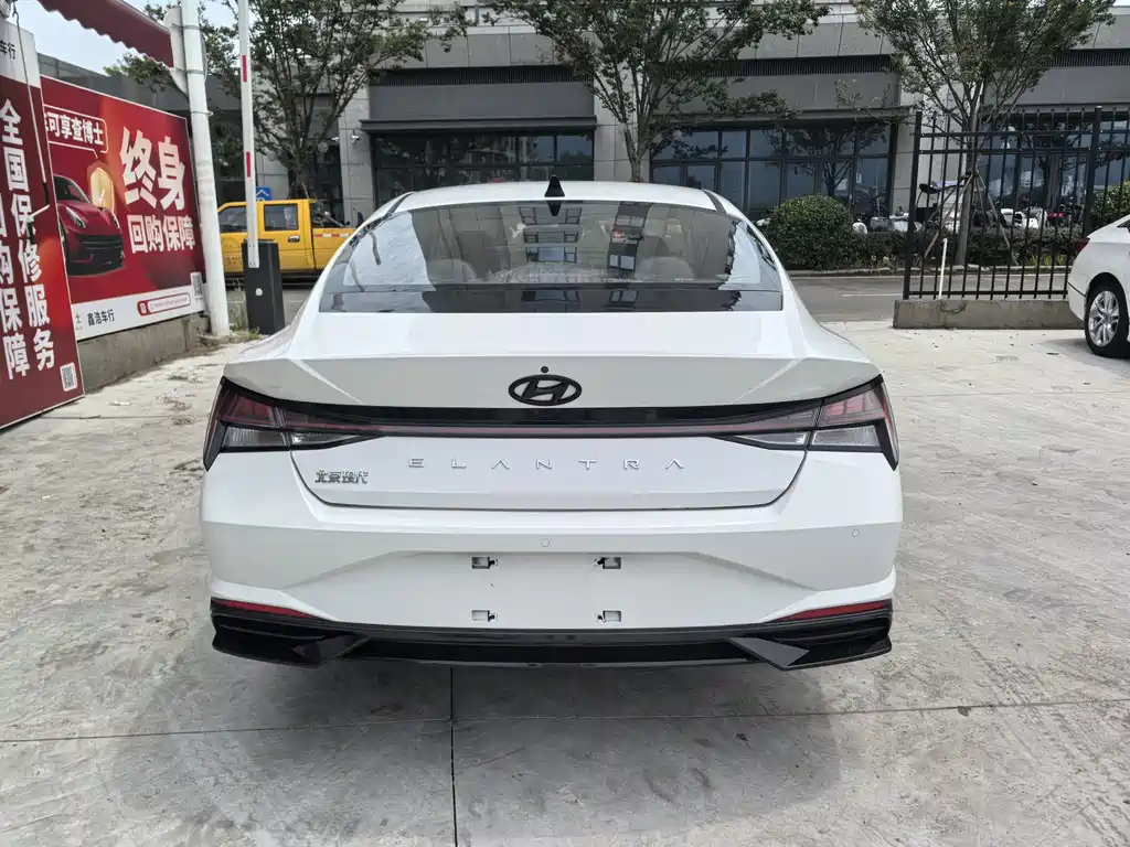 Hyundai Elantra — миниатюра 5