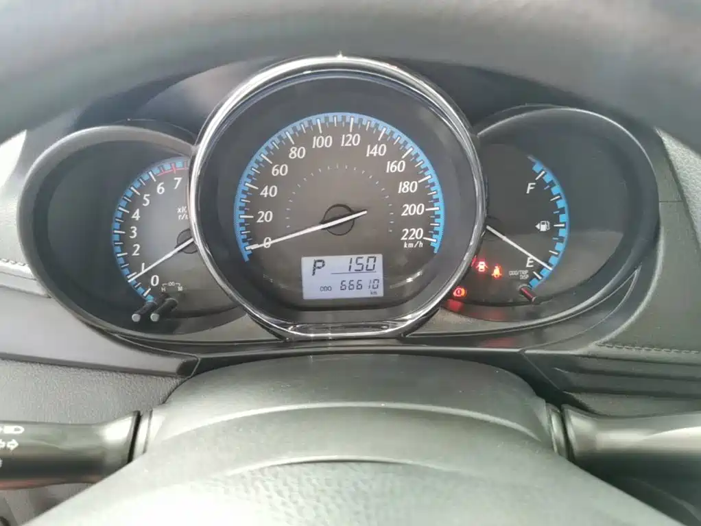 Toyota Yaris L — миниатюра 12