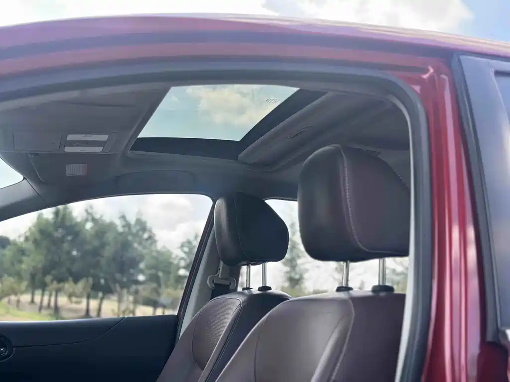 Nissan Tiida — миниатюра 6