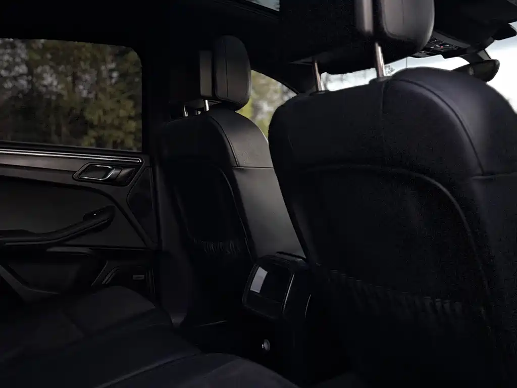 Porsche Macan — миниатюра 12