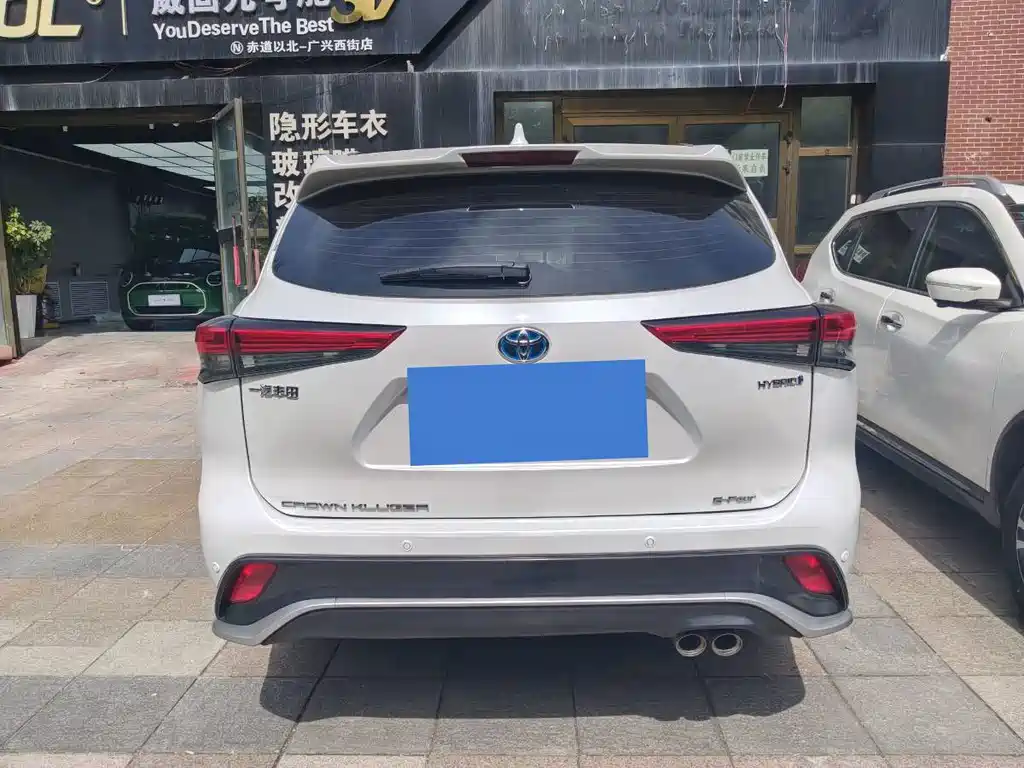 Toyota Crown Kluger — миниатюра 5