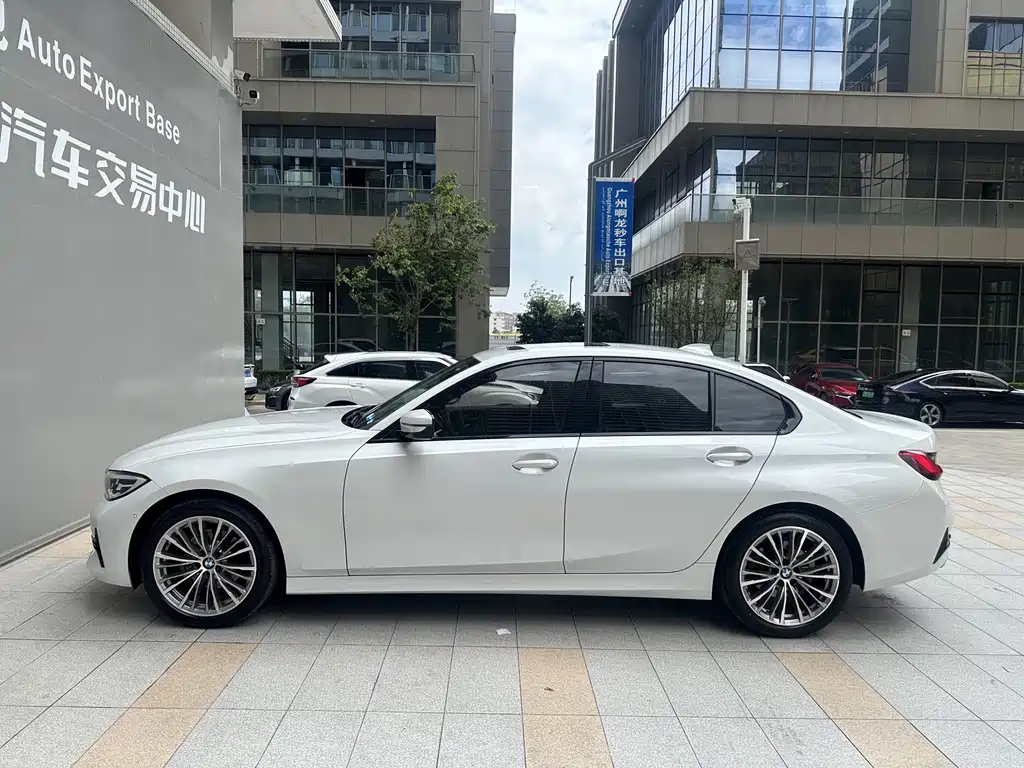 BMW 3 Series — миниатюра 3