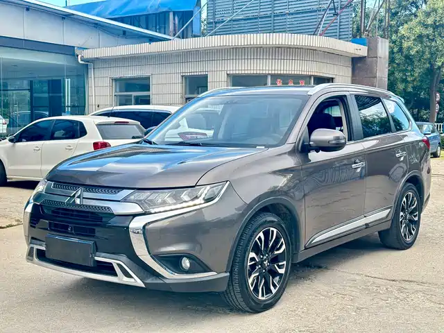 MITSUBISHI OUTLANDER 2021