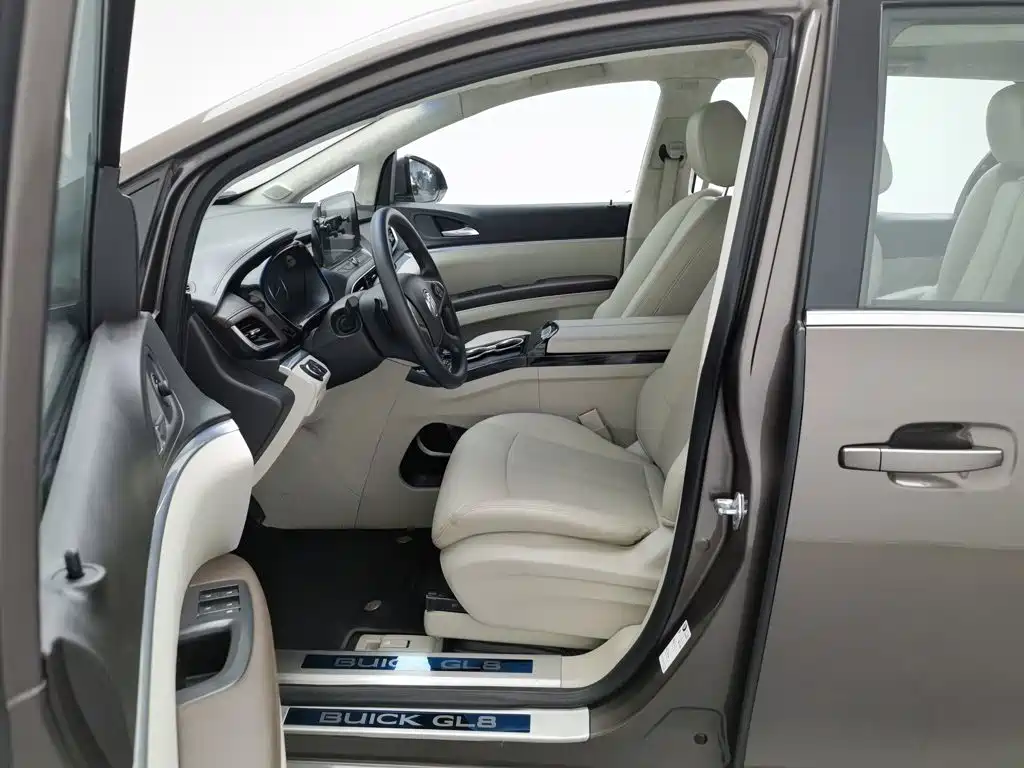 Buick GL8 — миниатюра 10