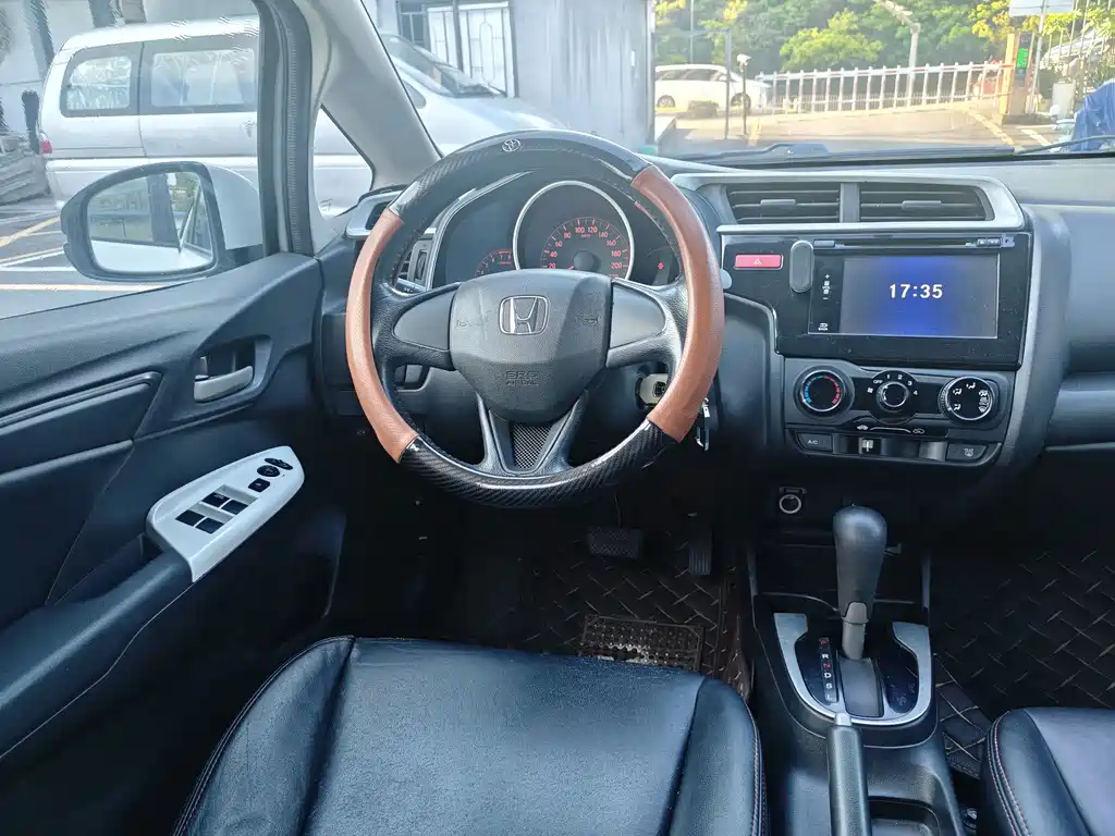 Honda Fit — миниатюра 10