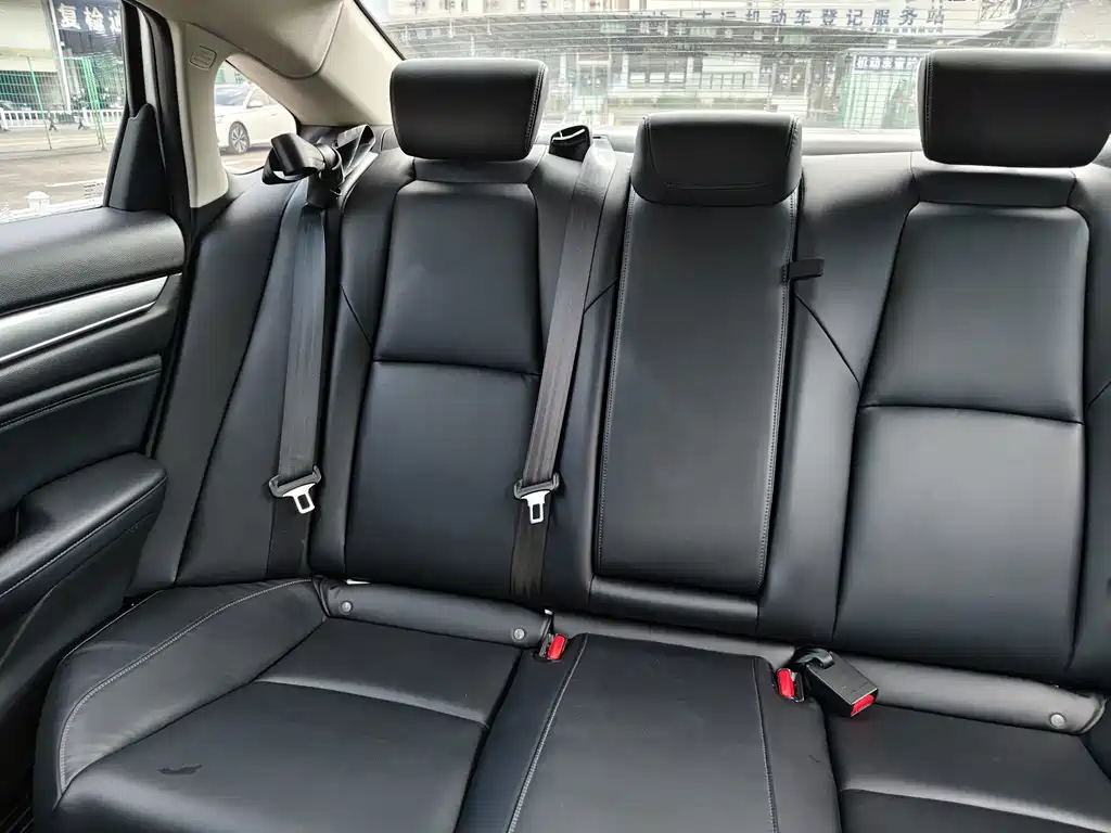 Honda Accord — миниатюра 12