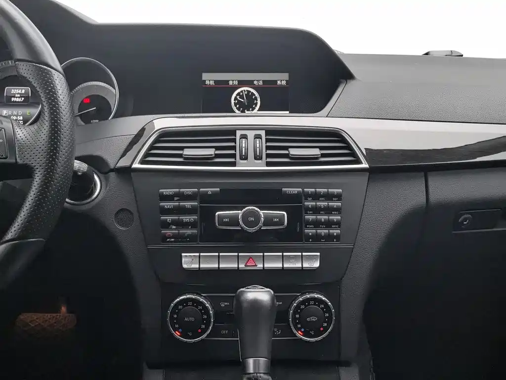 Mercedes-Benz C-Class — миниатюра 12