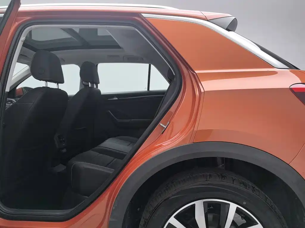 Volkswagen T-Roc — миниатюра 15