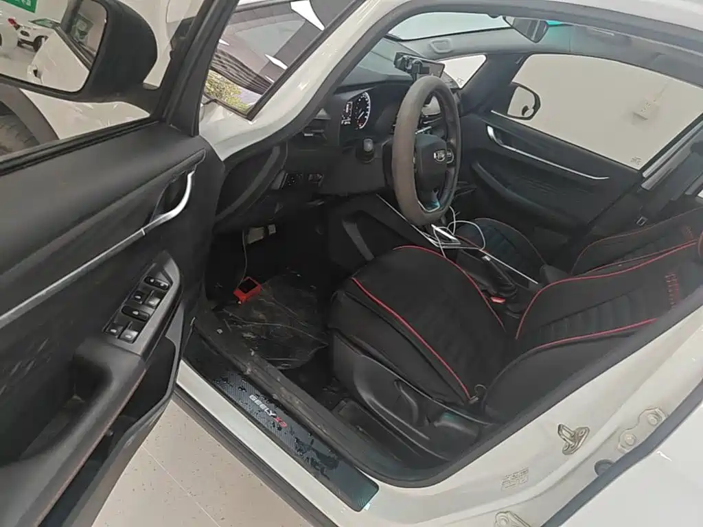 Geely Vision X3 — миниатюра 16