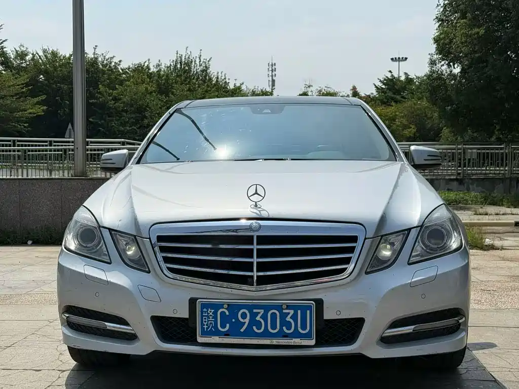 Mercedes-Benz E-Class — миниатюра 2