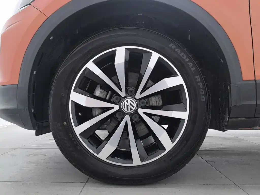 Volkswagen T-Roc — миниатюра 17