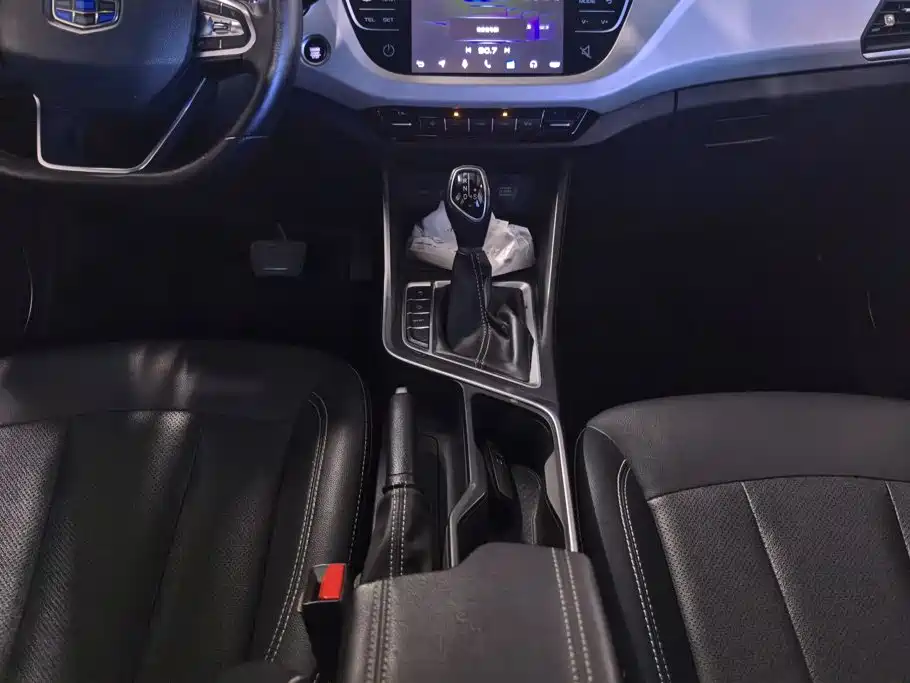 Geely Vision X3 — миниатюра 16