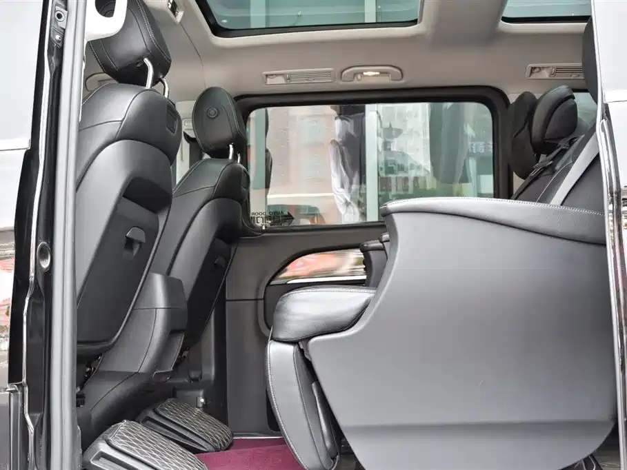 Mercedes-Benz V-Class — миниатюра 21