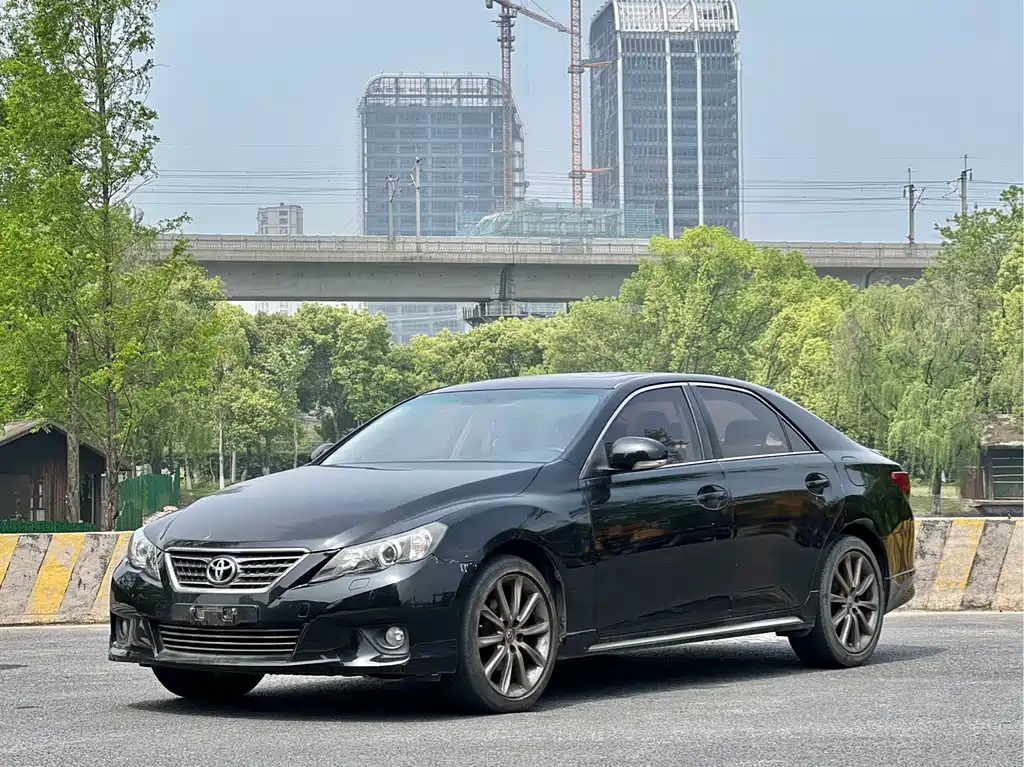 Купить Toyota Reiz