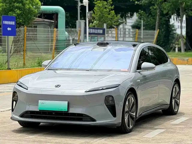 NIO ET5T