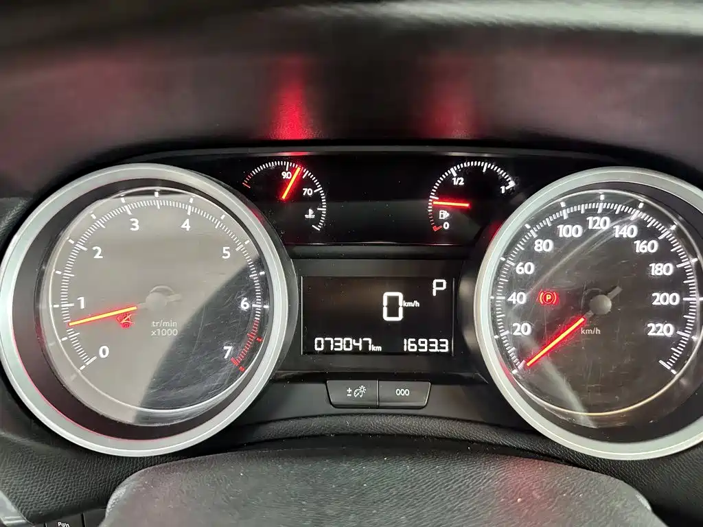 Peugeot 408 — миниатюра 5