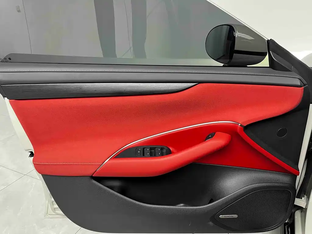 Xiaomi SU7 — миниатюра 18