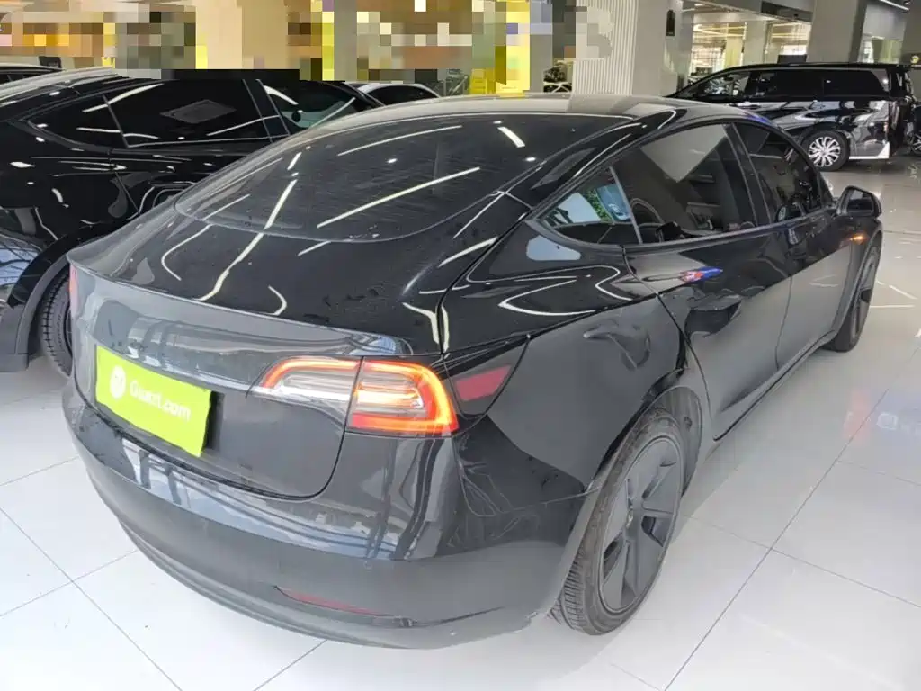 Tesla Model 3 — миниатюра 7