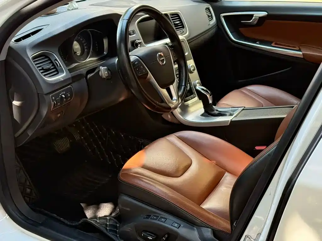 Volvo S60 — миниатюра 4